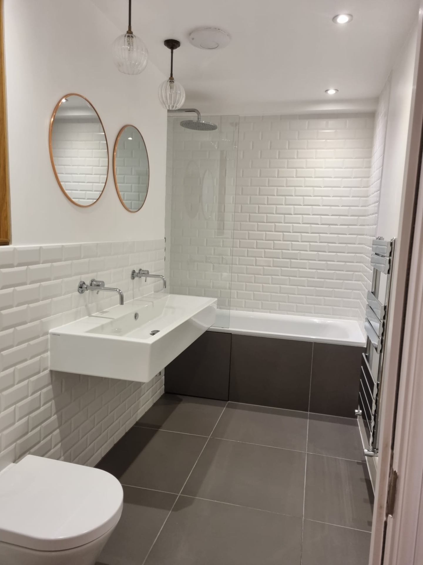 Pendant Lights & Downlights